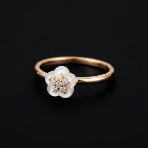 Perlenblume Ring Gold kaufen xe2x80x93 Ring mit Perlmutt-Blxc3xbcte und Zirkonia